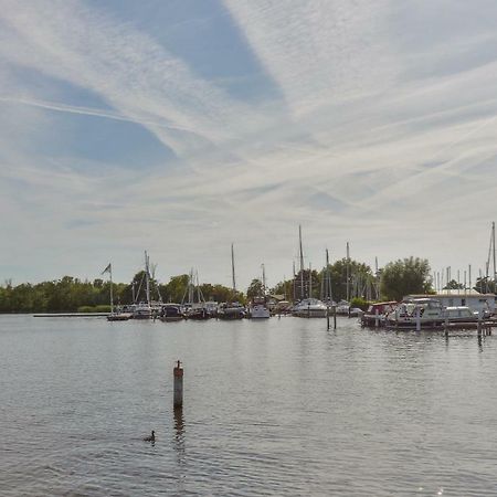 Bright And Comfortable Houseboat Aalsmeer Exterior foto